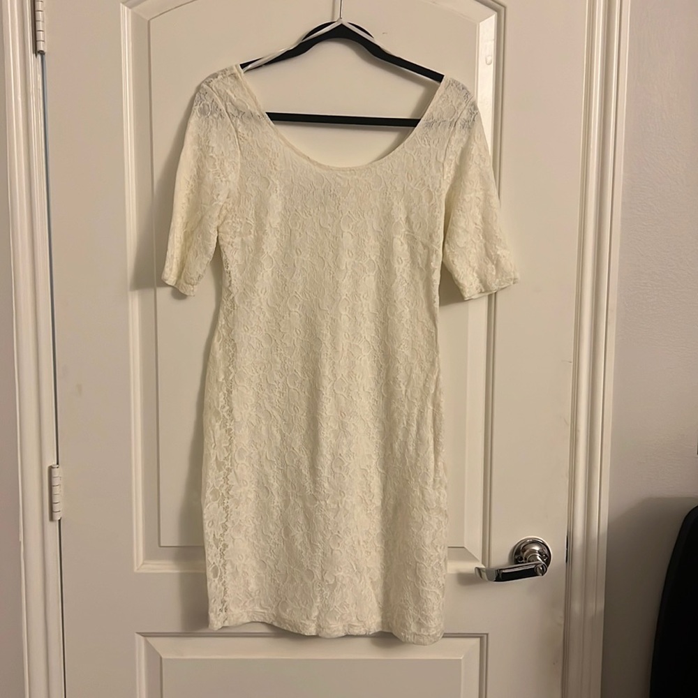 Banana Republic off white, 3/4 sleeved, knee length dress
